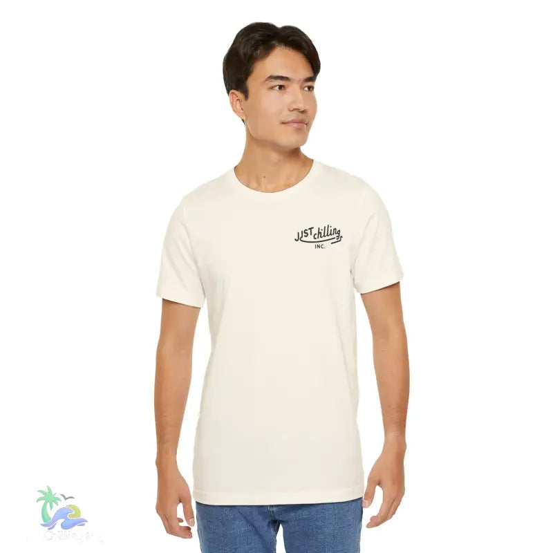 Cream-colored t-shirt.