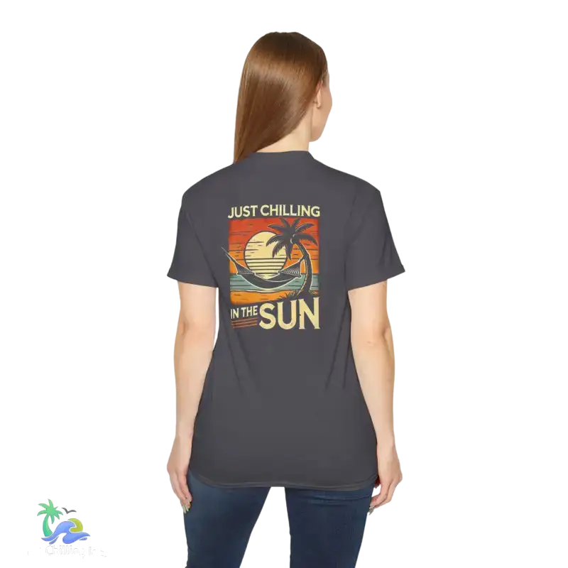 Gray t-shirt with a beach graphic.