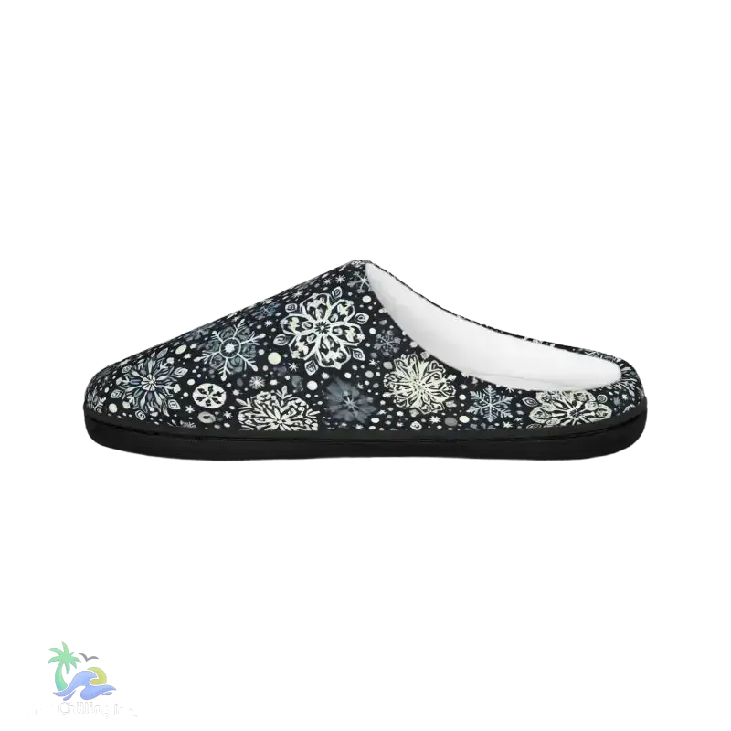 Snowflake Women’s Indoor Slippers - US 7 - 8 / Black sole - Shoes
