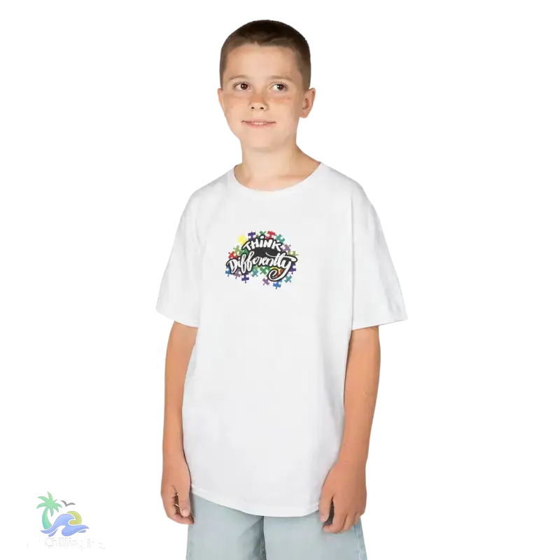 Boy’s white t-shirt.