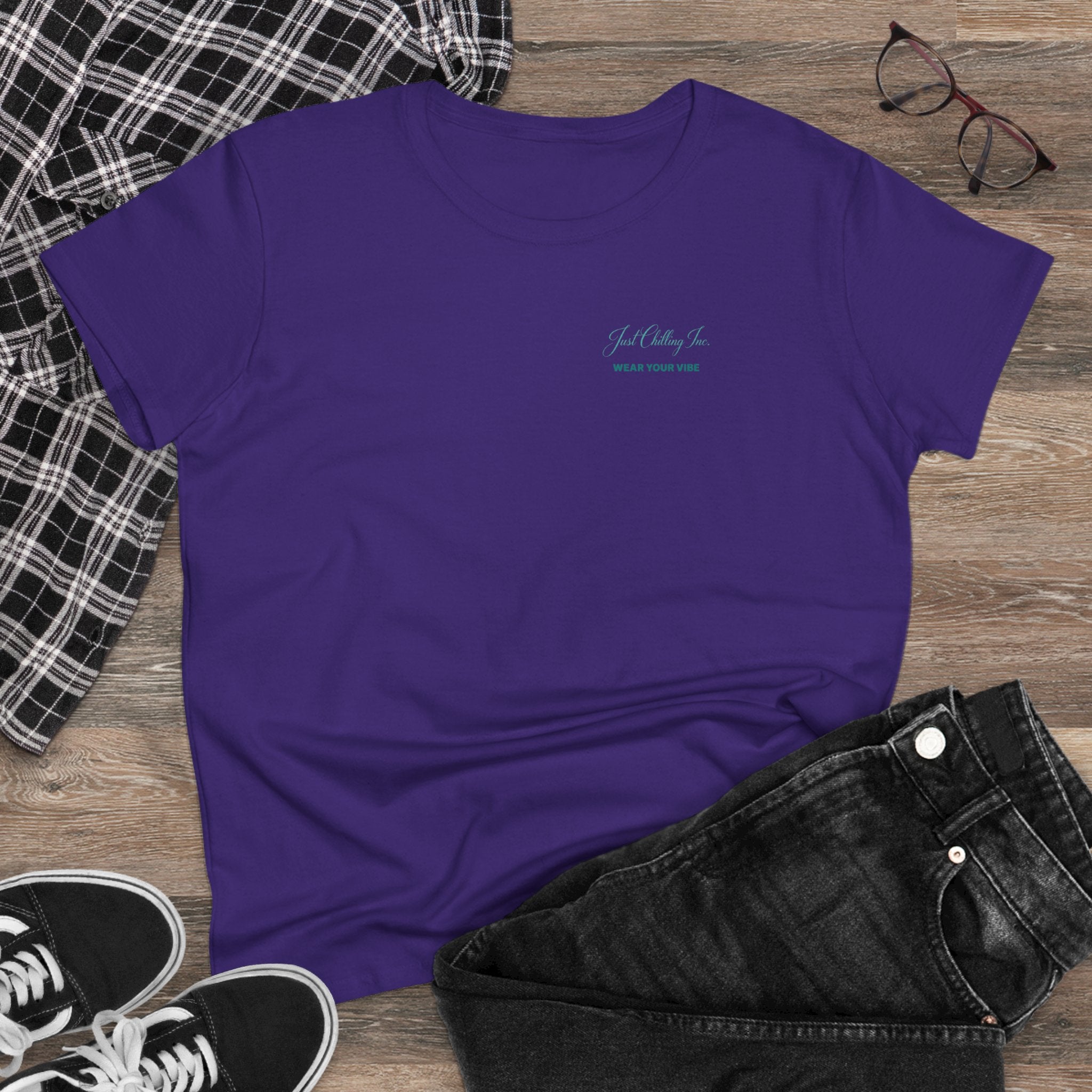 Delaware Just Chilling Tee, Summer Vibes Shirt, Beach Lover Gift, Casual Comfort Top, Vacation Outfit Essential, Fun Graphic T-Shirt