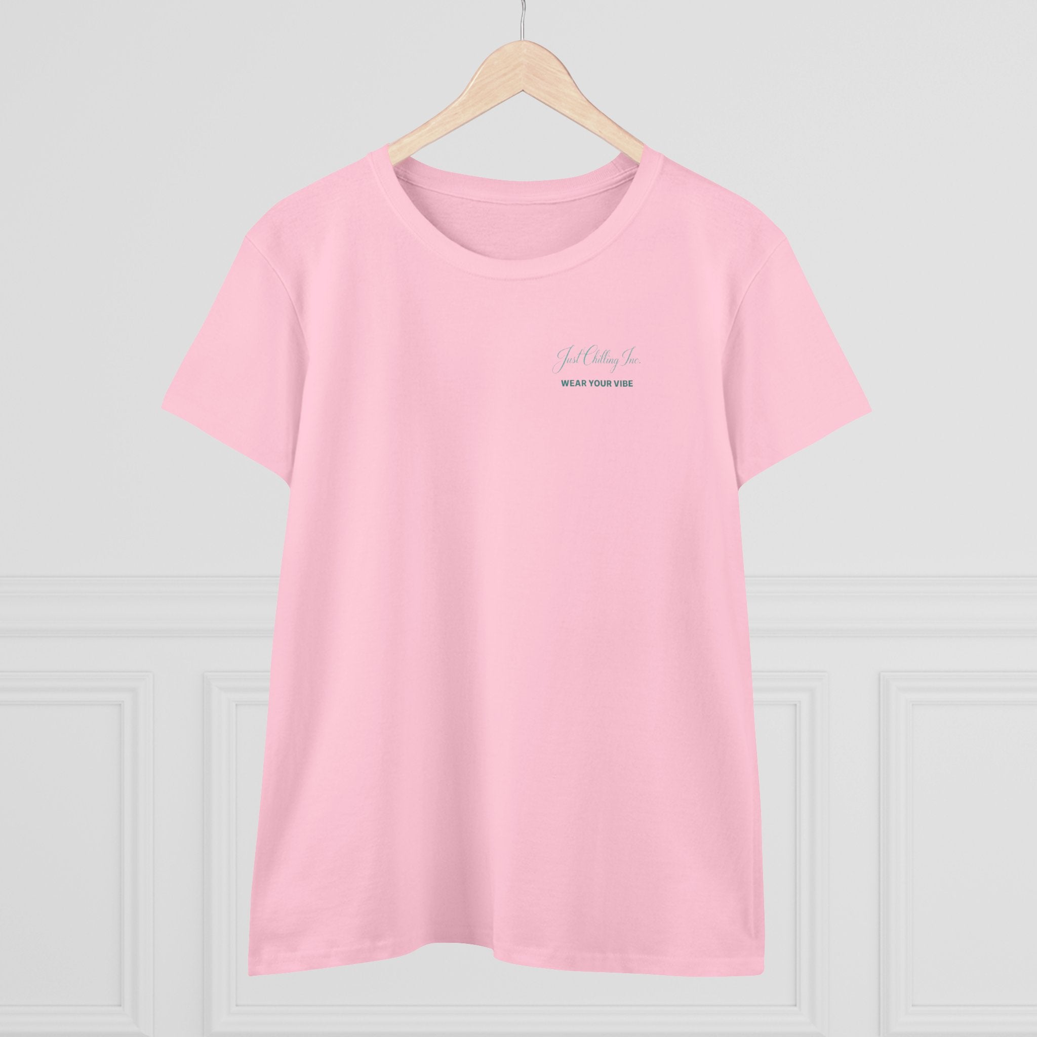 Delaware Just Chilling Tee, Summer Vibes Shirt, Beach Lover Gift, Casual Comfort Top, Vacation Outfit Essential, Fun Graphic T-Shirt