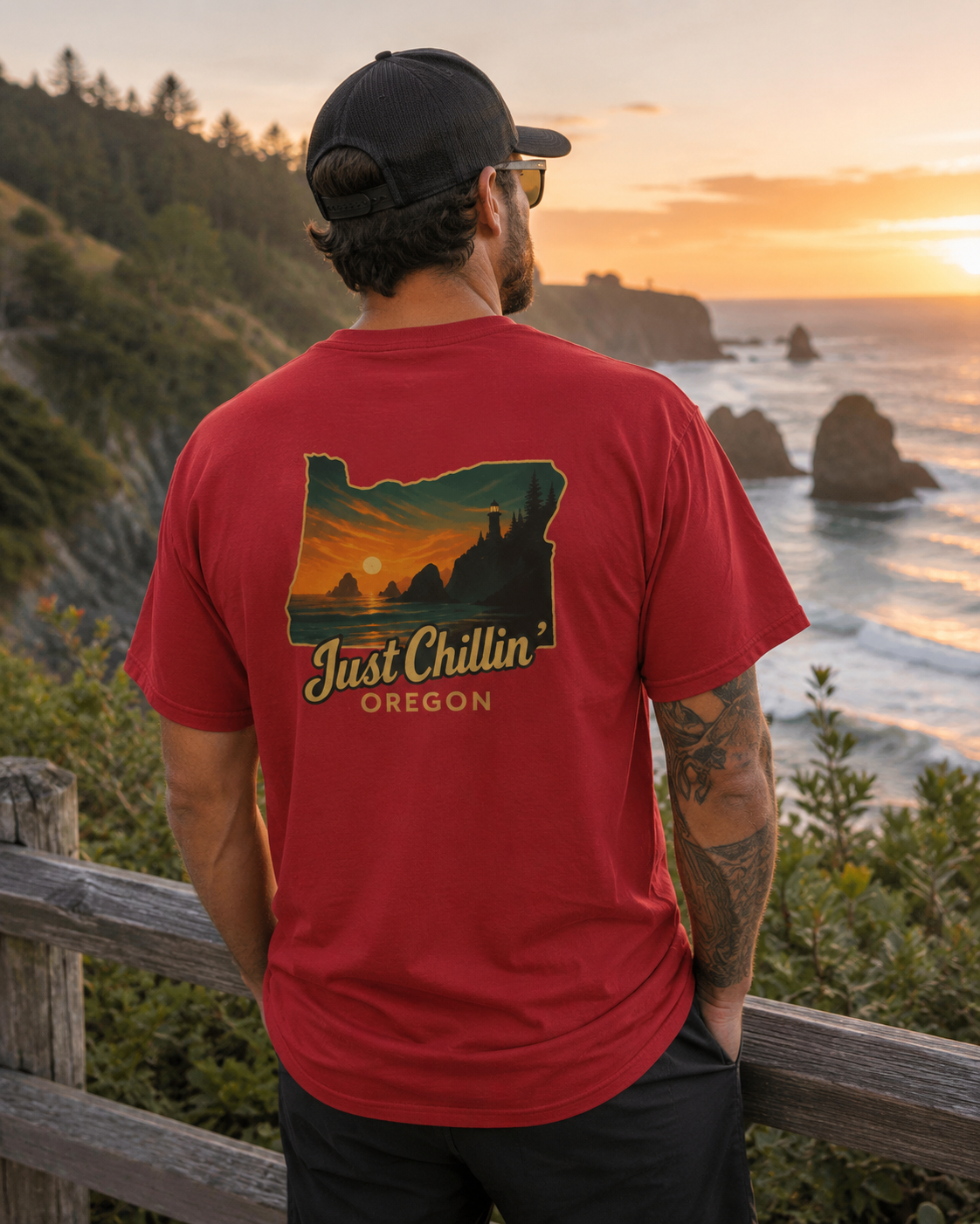 Camiseta "Just Chillin Oregon" — Camiseta vintage con silueta del estado al atardecer